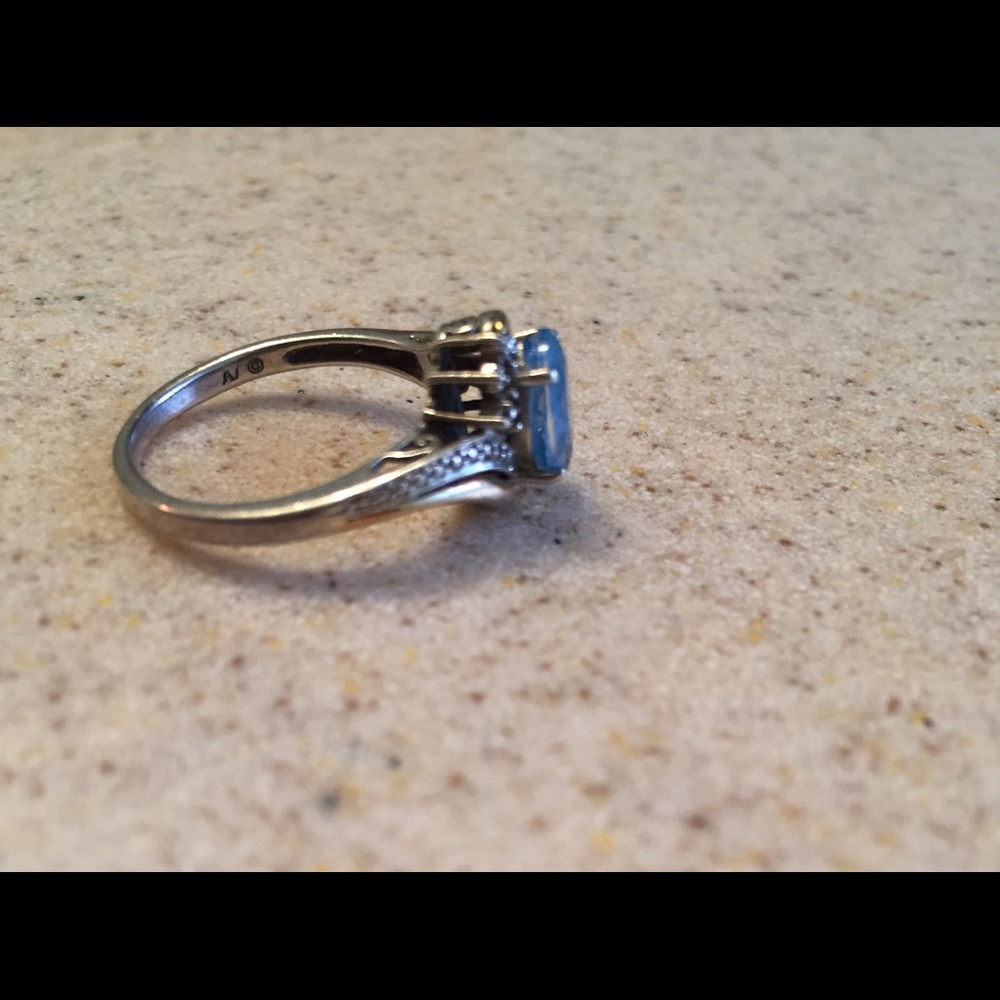 SOLD: Beautiful ring - Picture 3 of 6